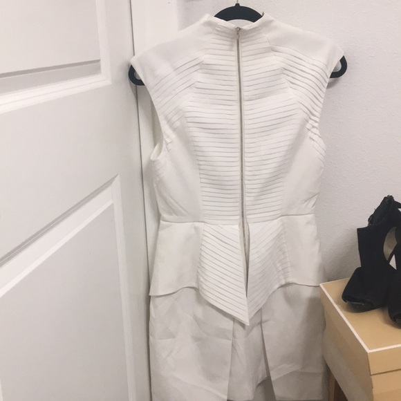 ✨ Moving sale 🚗- Cameo the Label White Slow Motion Mini Dress, Size M - Picture 7 of 12